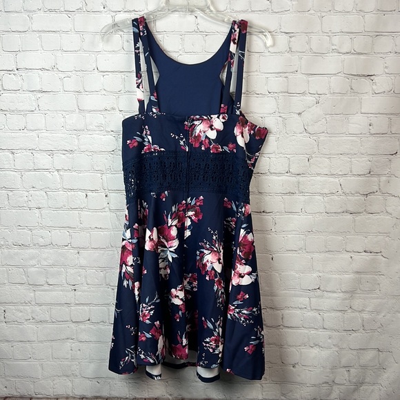 City Studio Blue Floral Lace Cut Out Dress Juniors Size 15 Homecoming - Picture 5 of 5